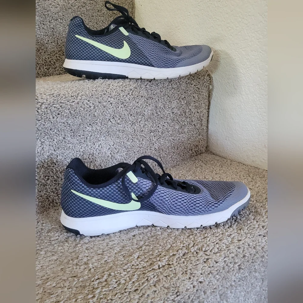 Nike Flex Experience RN6 Women’s Shoes Size 9